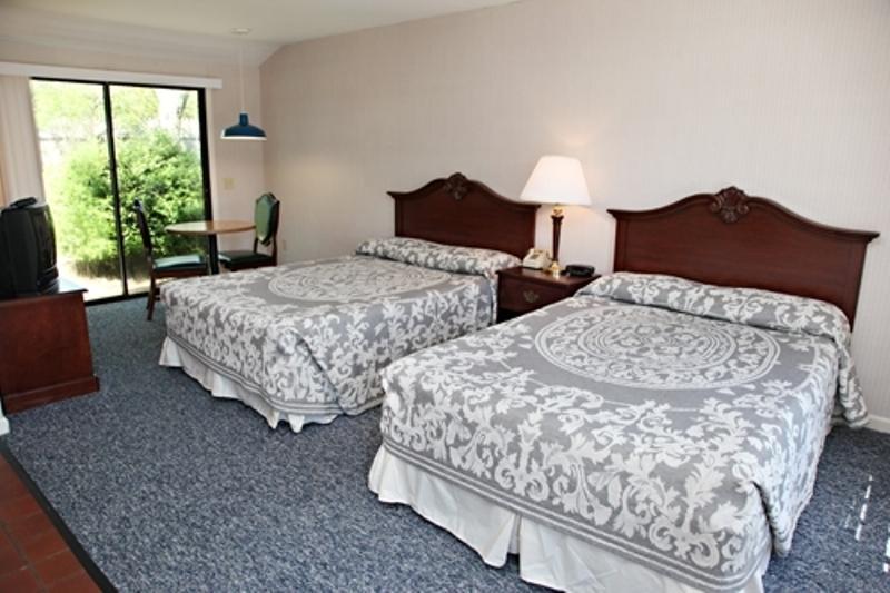 Centerville Corners Inn Room photo