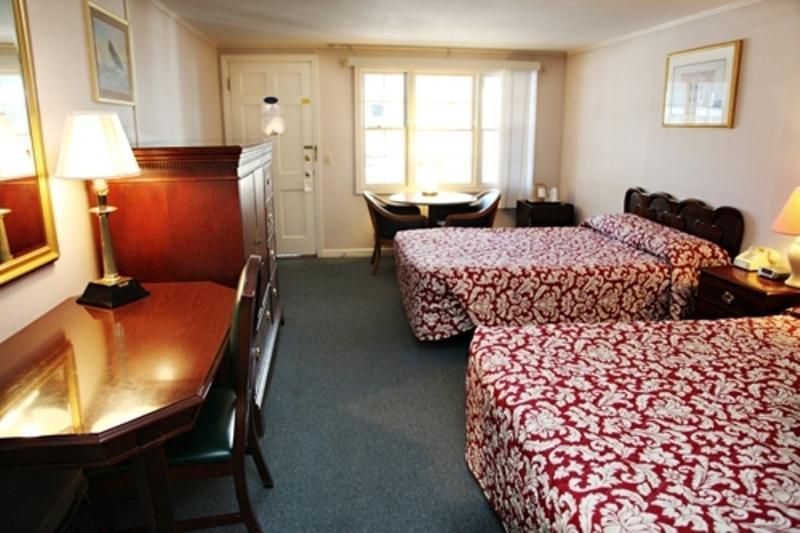 Centerville Corners Inn Room photo